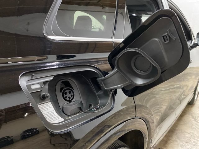 Used 2023 Audi Q4 e-tron Premium Plus w/ Premium Plus AWD/4WD image 95