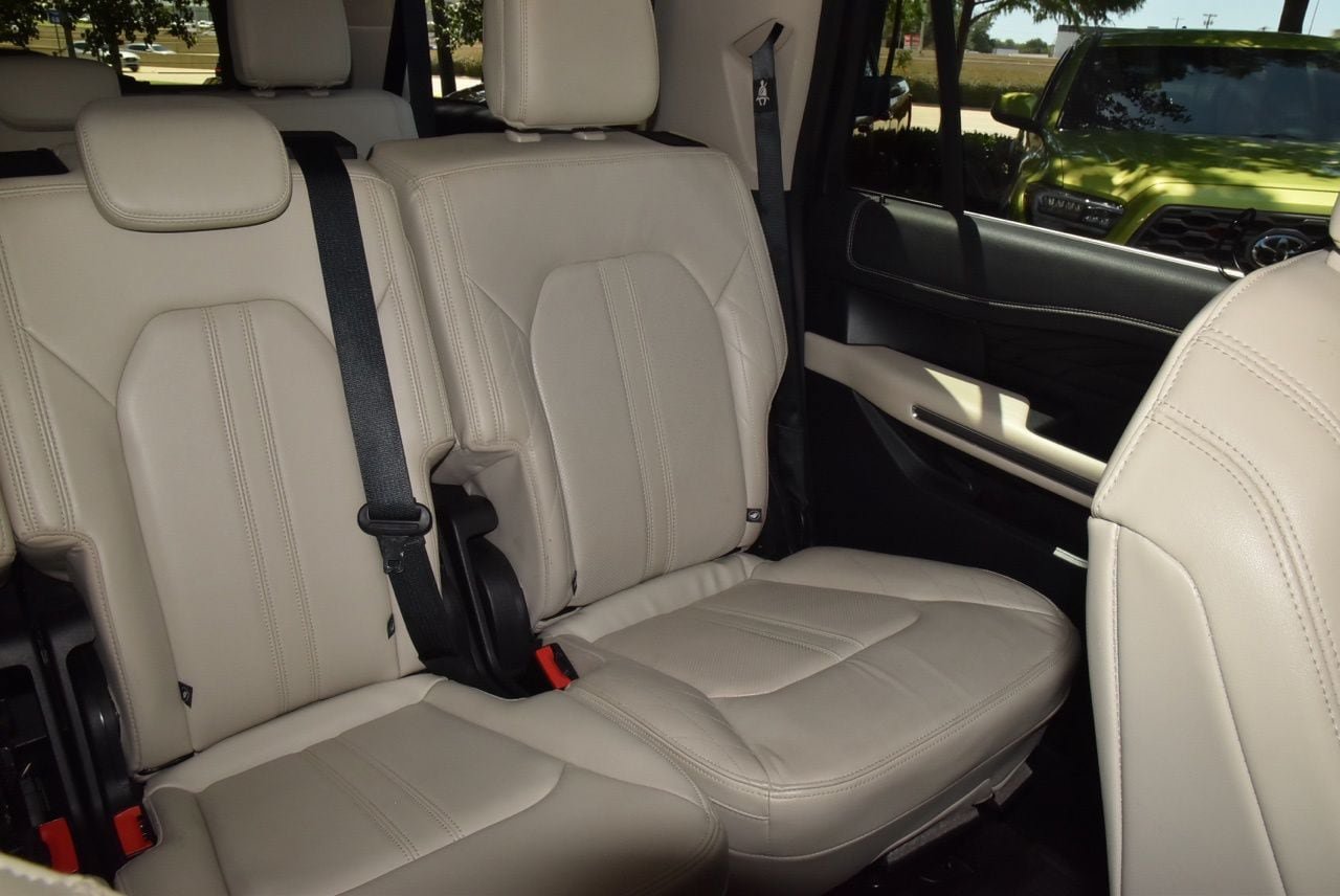 Used 2018 Ford Expedition Max Platinum AWD/4WD image 22