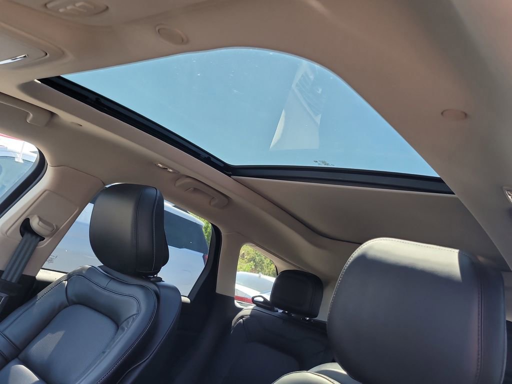 Used 2025 Lincoln Corsair Reserve w/ Equipment Group 202A image 18