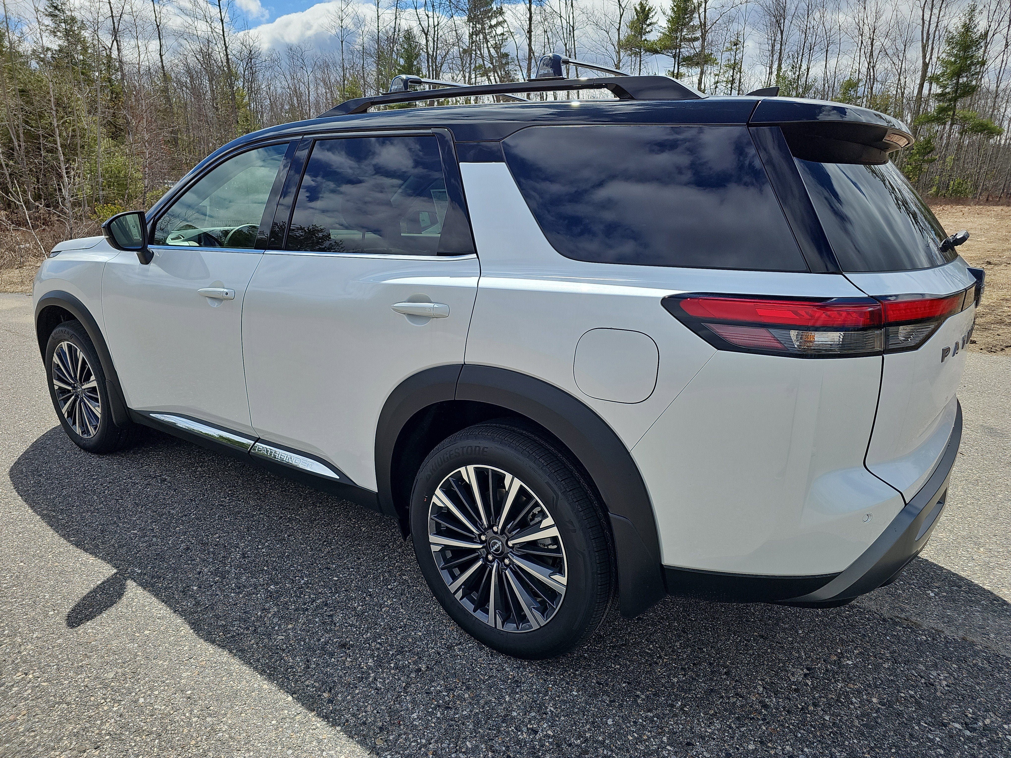 New 2026 Nissan Pathfinder Platinum w/ Cargo Package AWD/4WD image 5