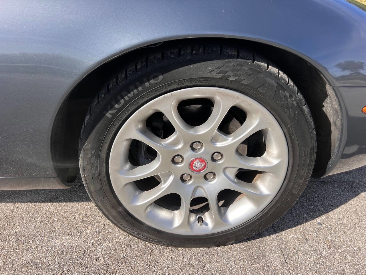 Used 2001 Jaguar XK8 Convertible image 33