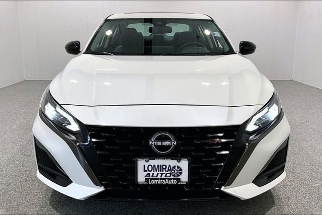 Used 2023 Nissan Altima 2.5 SR image 2