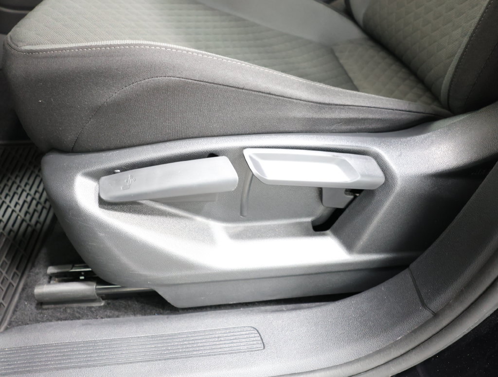 Used 2020 Volkswagen Tiguan S FWD image 14