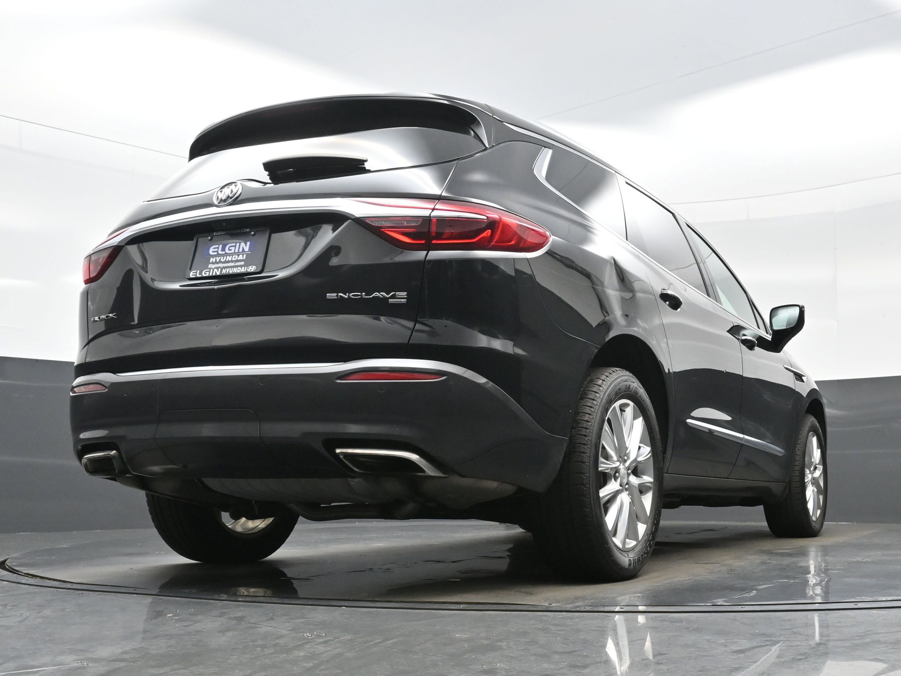 Used 2018 Buick Enclave Premium w/ Experience Buick Package image 32