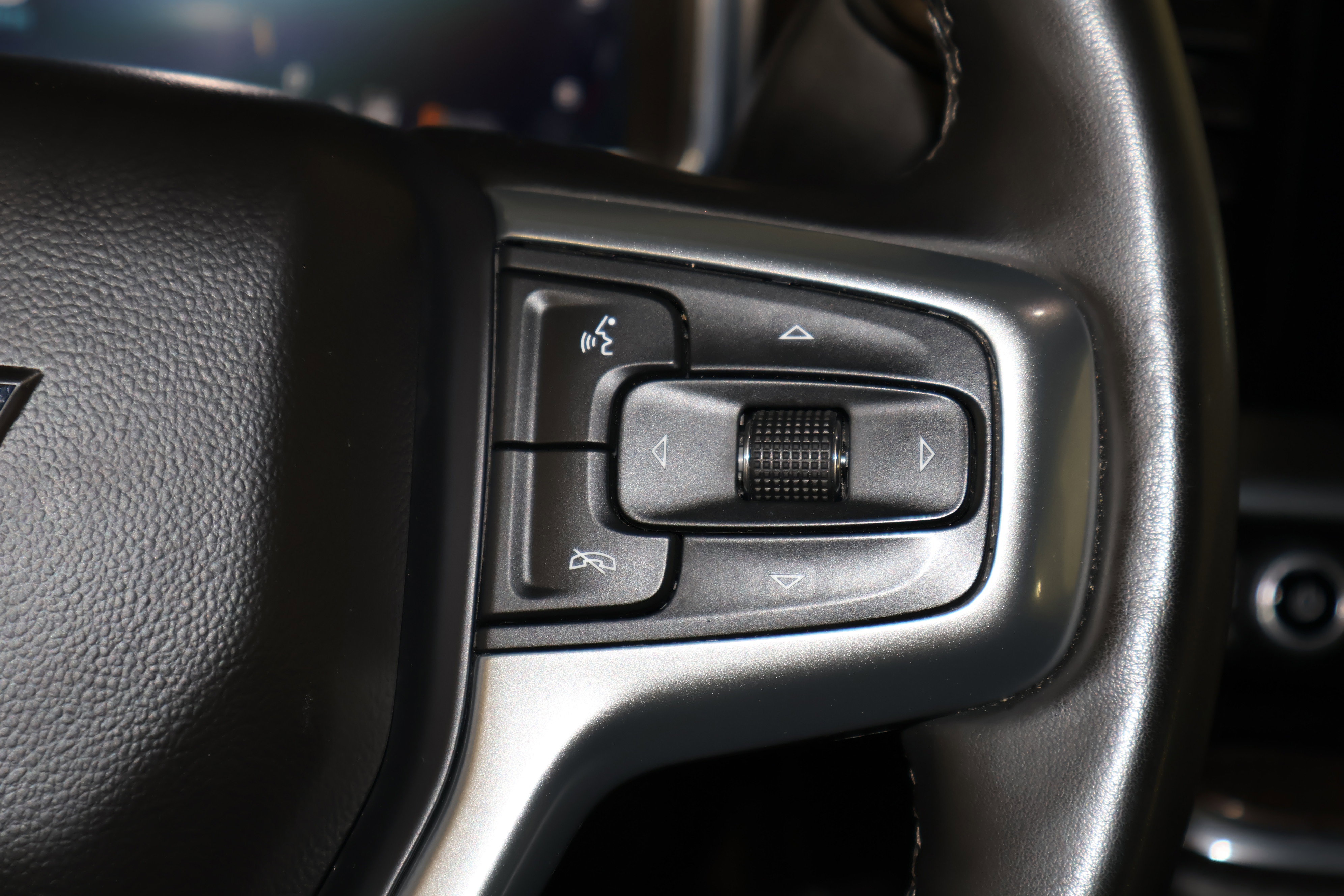 Used 2025 Chevrolet Silverado 1500 LT image 23