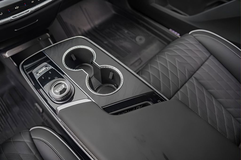 New 2026 Cadillac Lyriq V w/ Exterior Carbon Fiber Package image 18