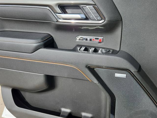 Used 2025 GMC Sierra 1500 AT4 image 7