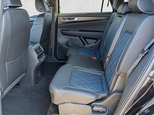 Used 2024 Volkswagen Atlas Cross Sport SEL Premium R-Line image 22
