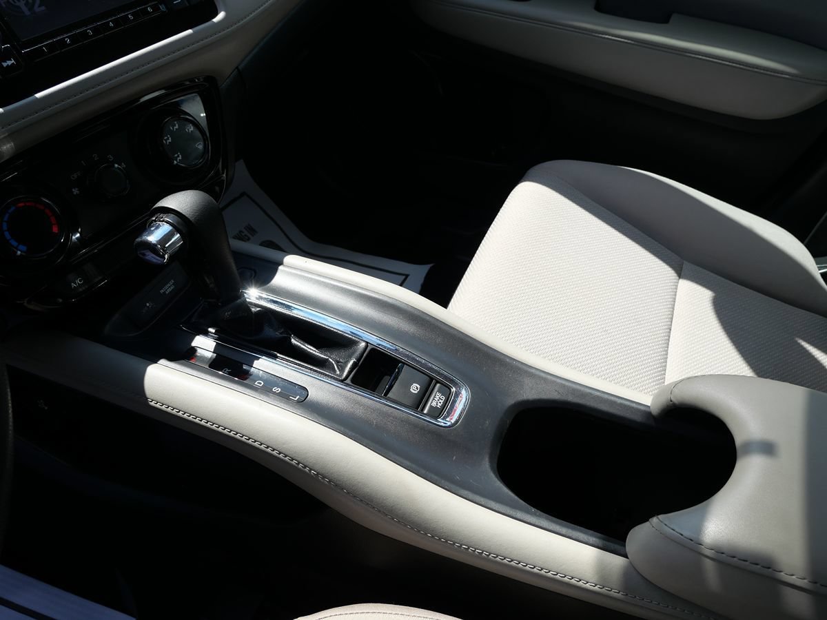 Used 2018 Honda HR-V LX image 15