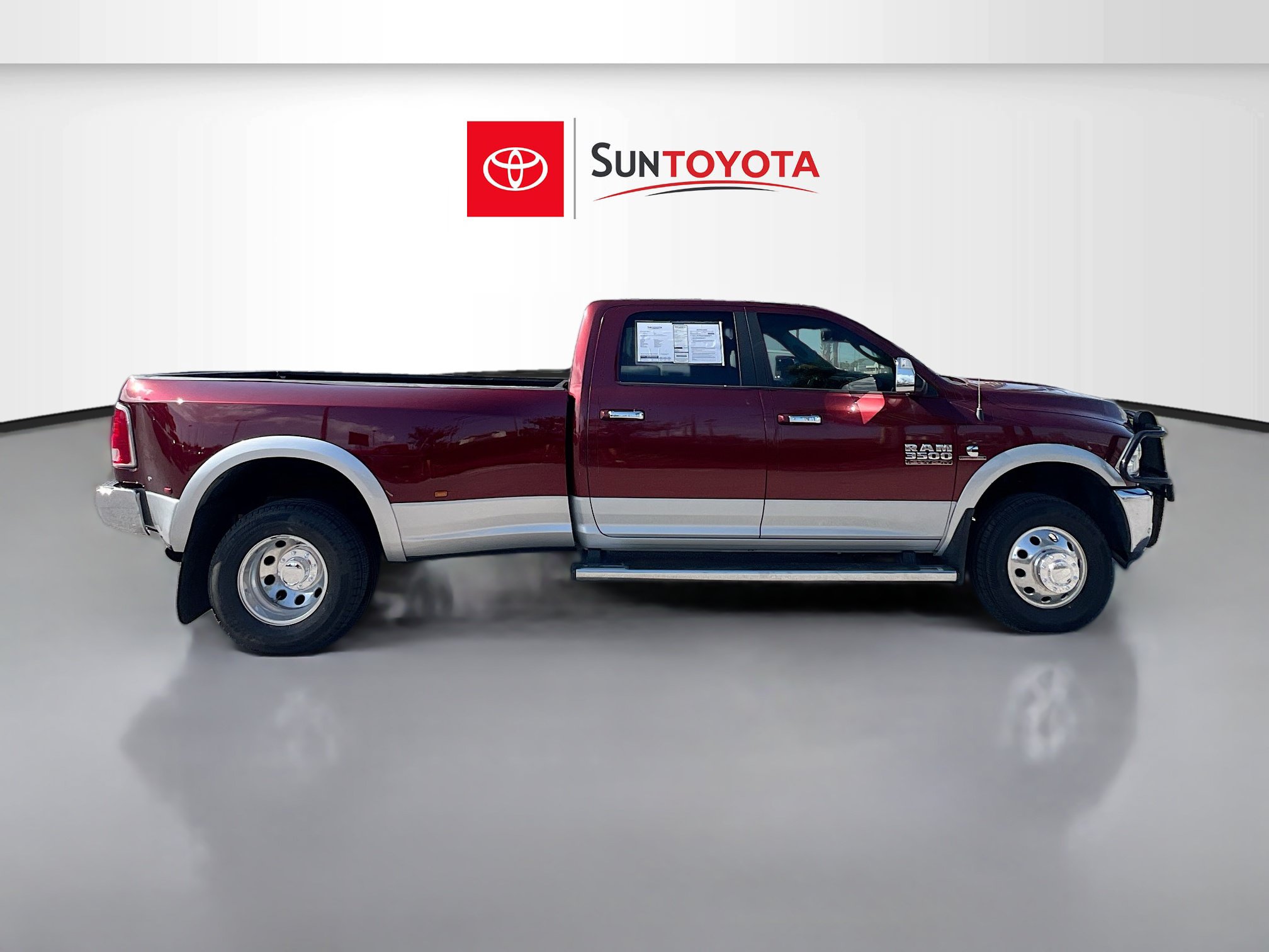 Used 2018 RAM 3500 Laramie AWD/4WD image 2
