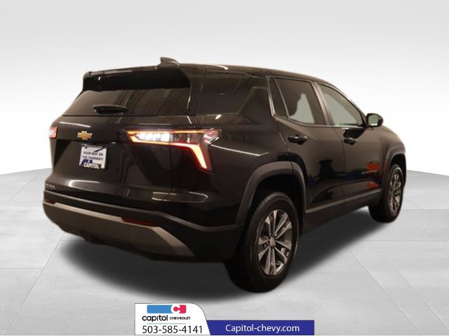Used 2026 Chevrolet Equinox LT FWD image 2
