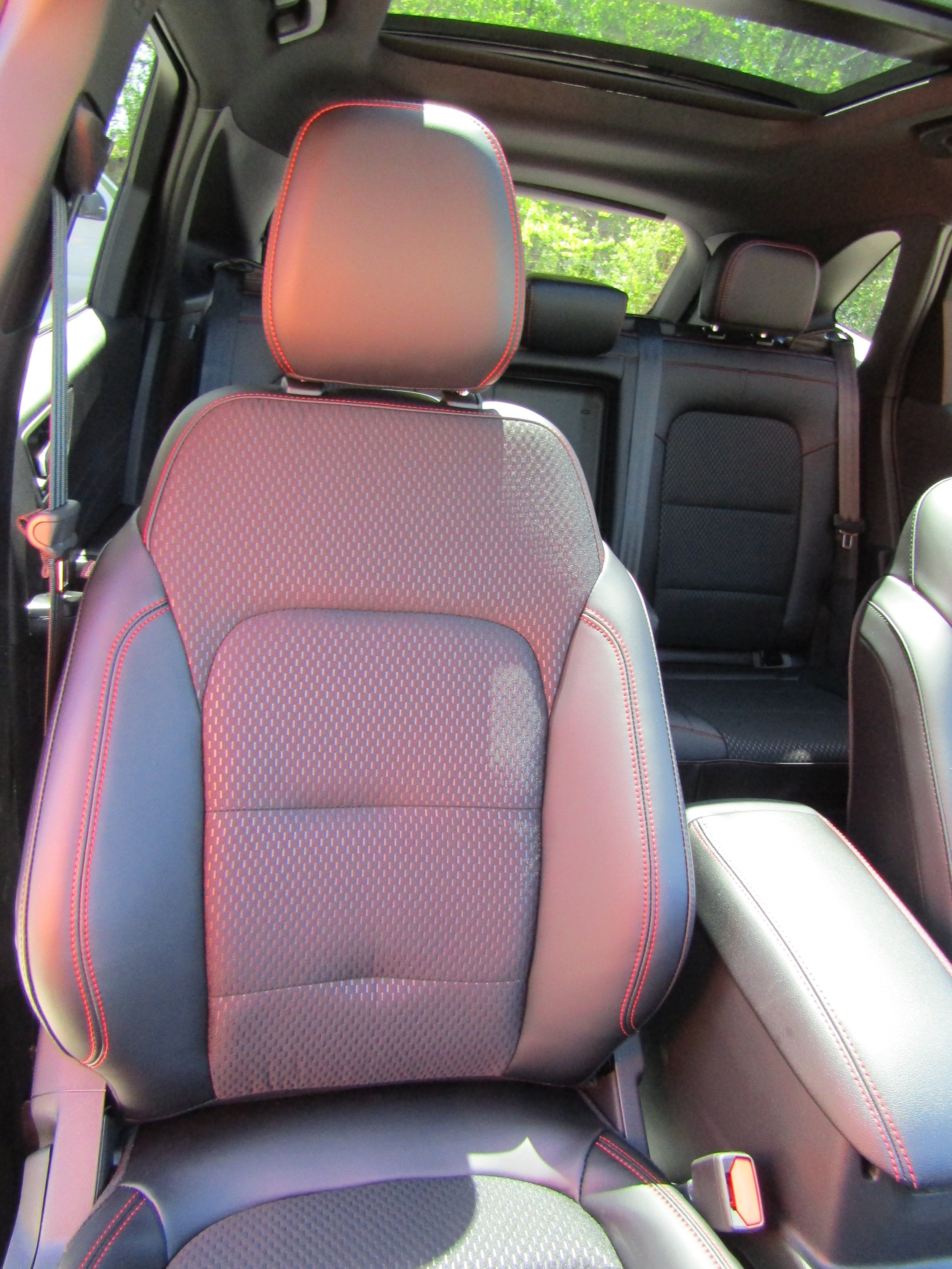 New 2026 Ford Escape ST-Line w/ Cold Weather Package AWD/4WD image 24