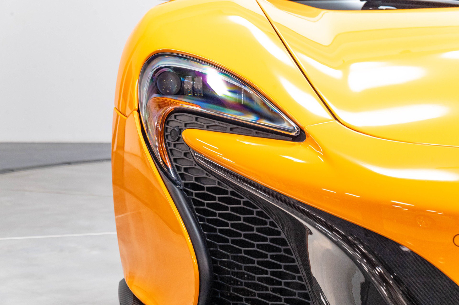 Used 2015 McLaren 650S Spider RWD image 63