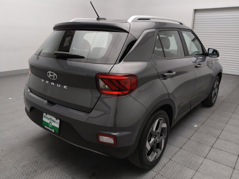 Used 2025 Hyundai Venue SEL FWD image 9