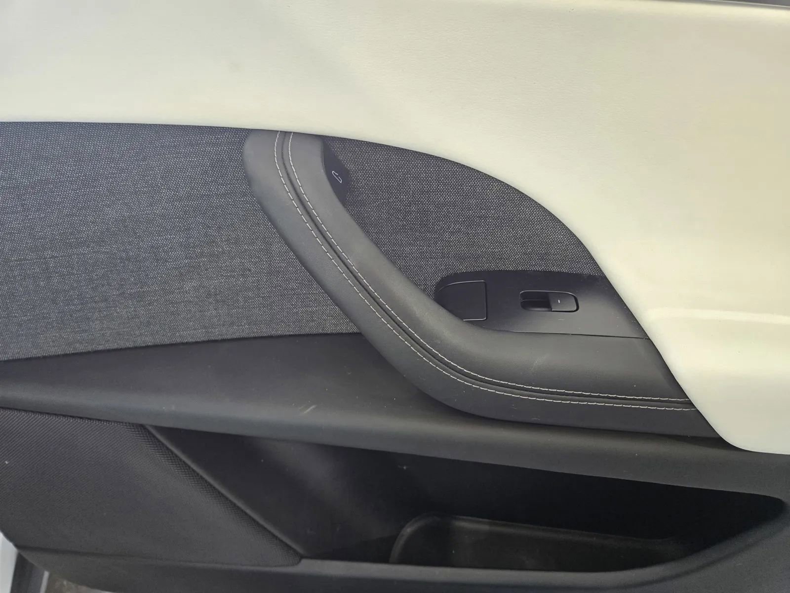 Used 2023 Tesla Model X Plaid image 6