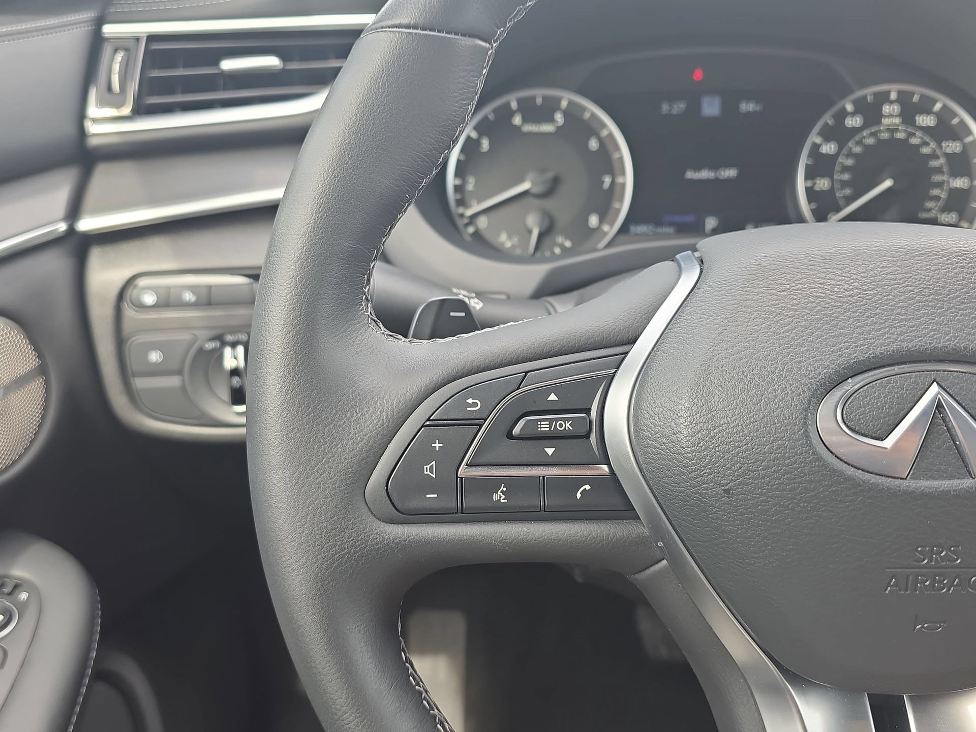 Certified 2025 INFINITI QX55 Essential AWD/4WD image 17