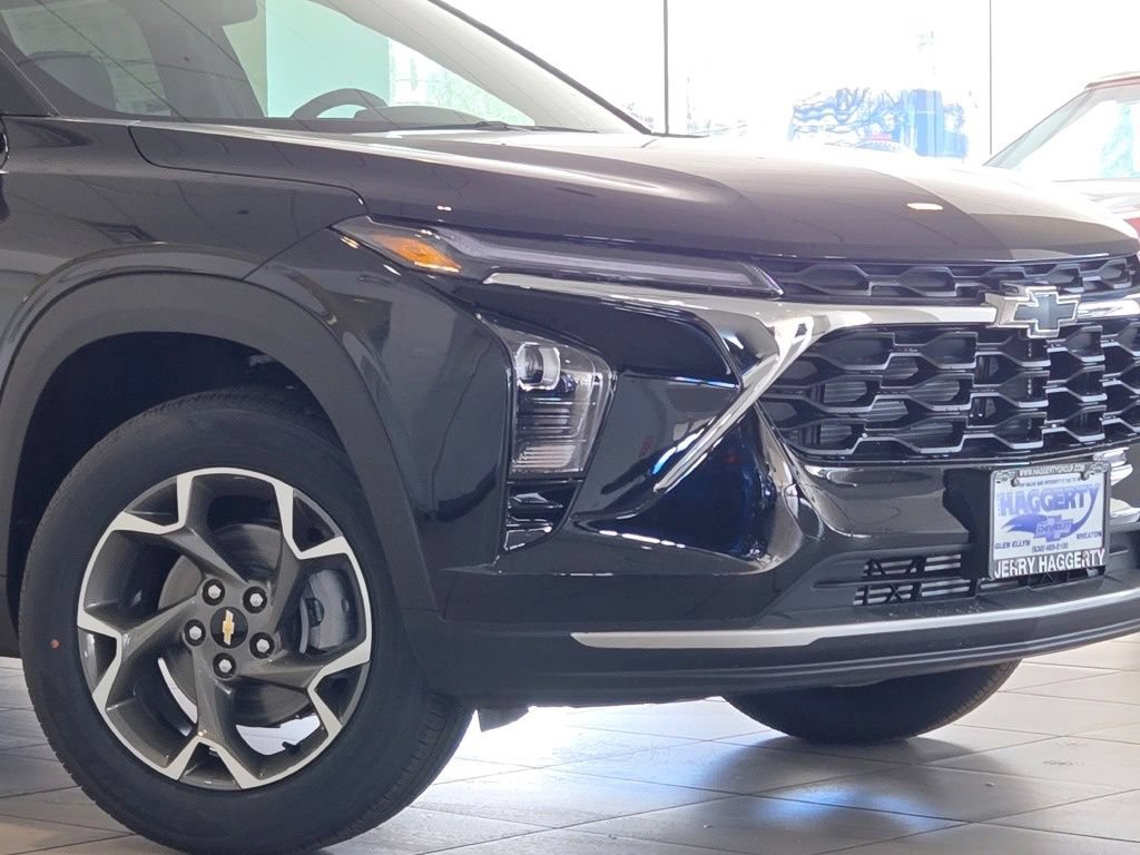 New 2026 Chevrolet Trax LT w/ Driver Confidence Package FWD image 2