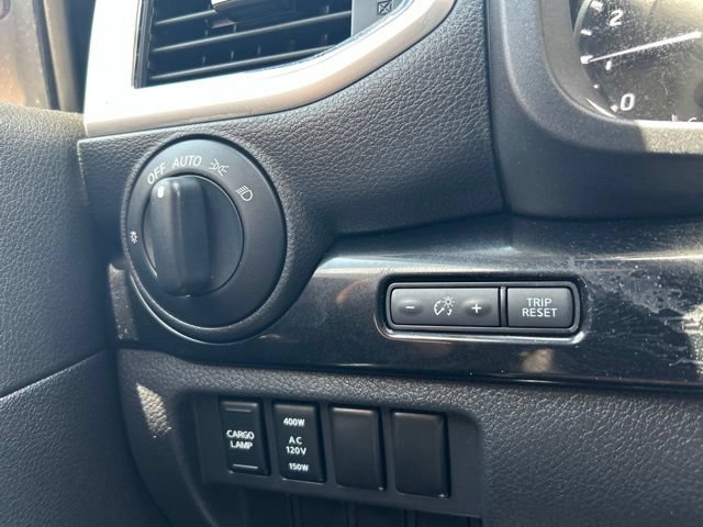Used 2020 Nissan Titan SV w/ SV Convenience Package AWD/4WD image 17