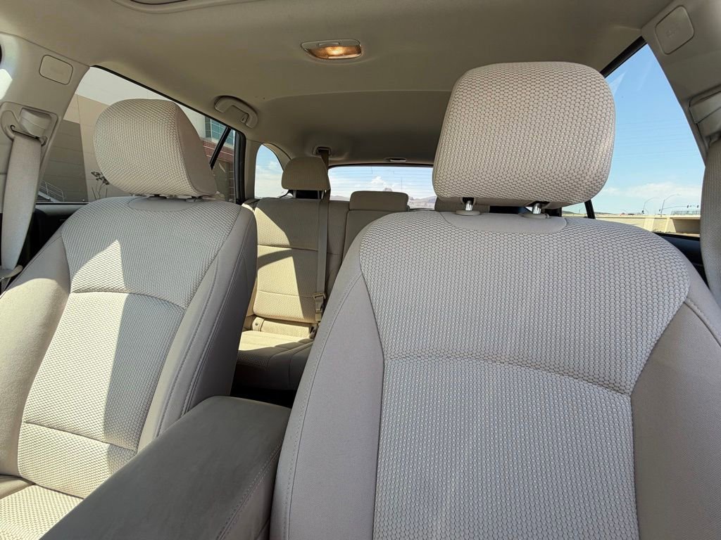 Used 2017 Subaru Outback 2.5i Premium AWD/4WD image 11