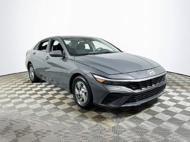 Used 2025 Hyundai Elantra SE w/ Cargo Package