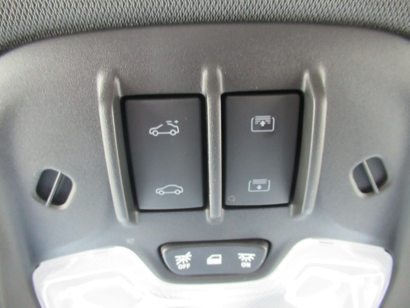 Used 2024 Chevrolet TrailBlazer RS w/ Convenience Package AWD/4WD image 32