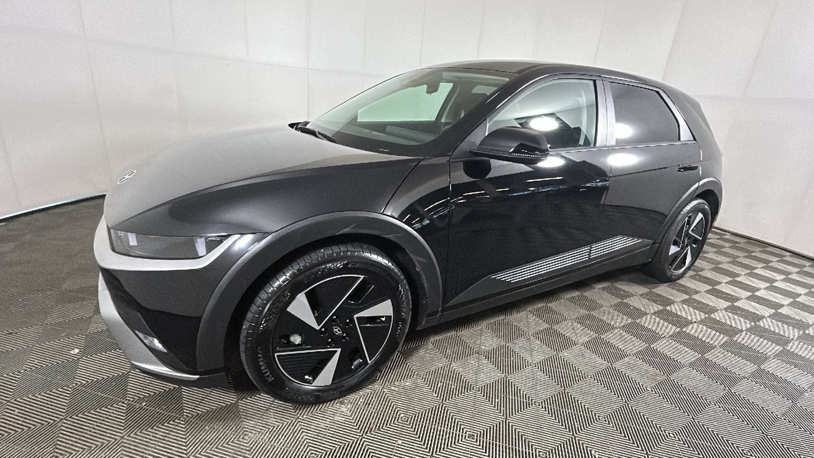 Used 2025 Hyundai Ioniq 5 SE RWD image 8