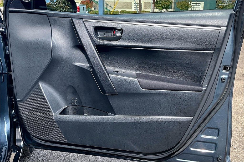 Used 2016 Toyota Corolla L FWD image 23