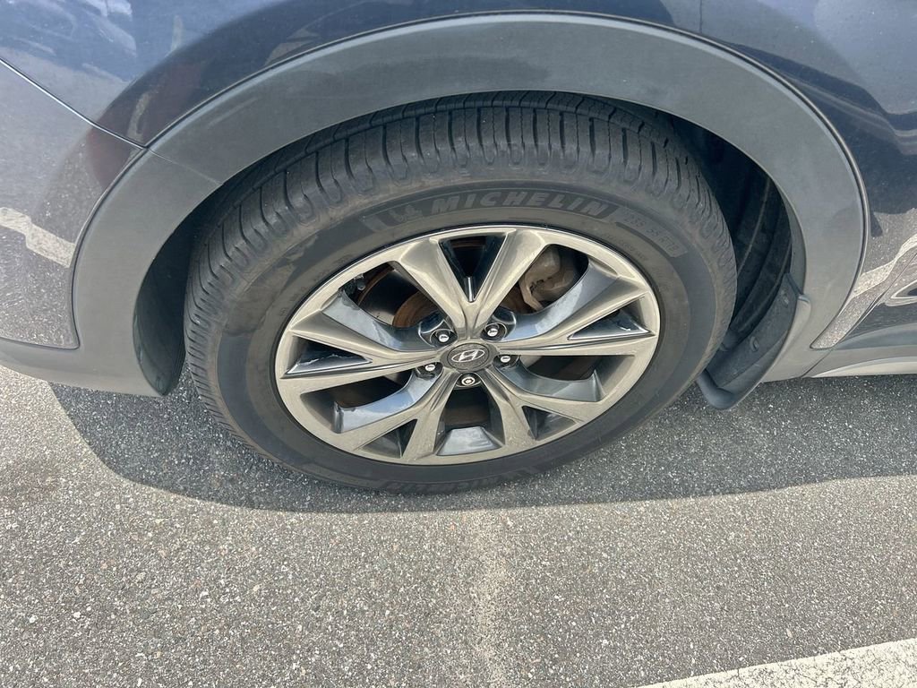 Used 2017 Hyundai Santa Fe Sport FWD image 5