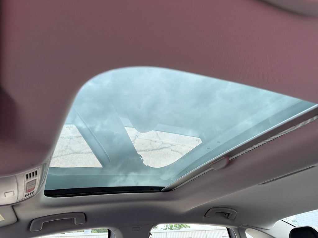 Used 2023 Volkswagen Jetta SE w/ Panoramic Sunroof Package FWD image 24