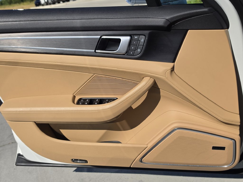 Certified 2023 Porsche Panamera Platinum Edition RWD image 14