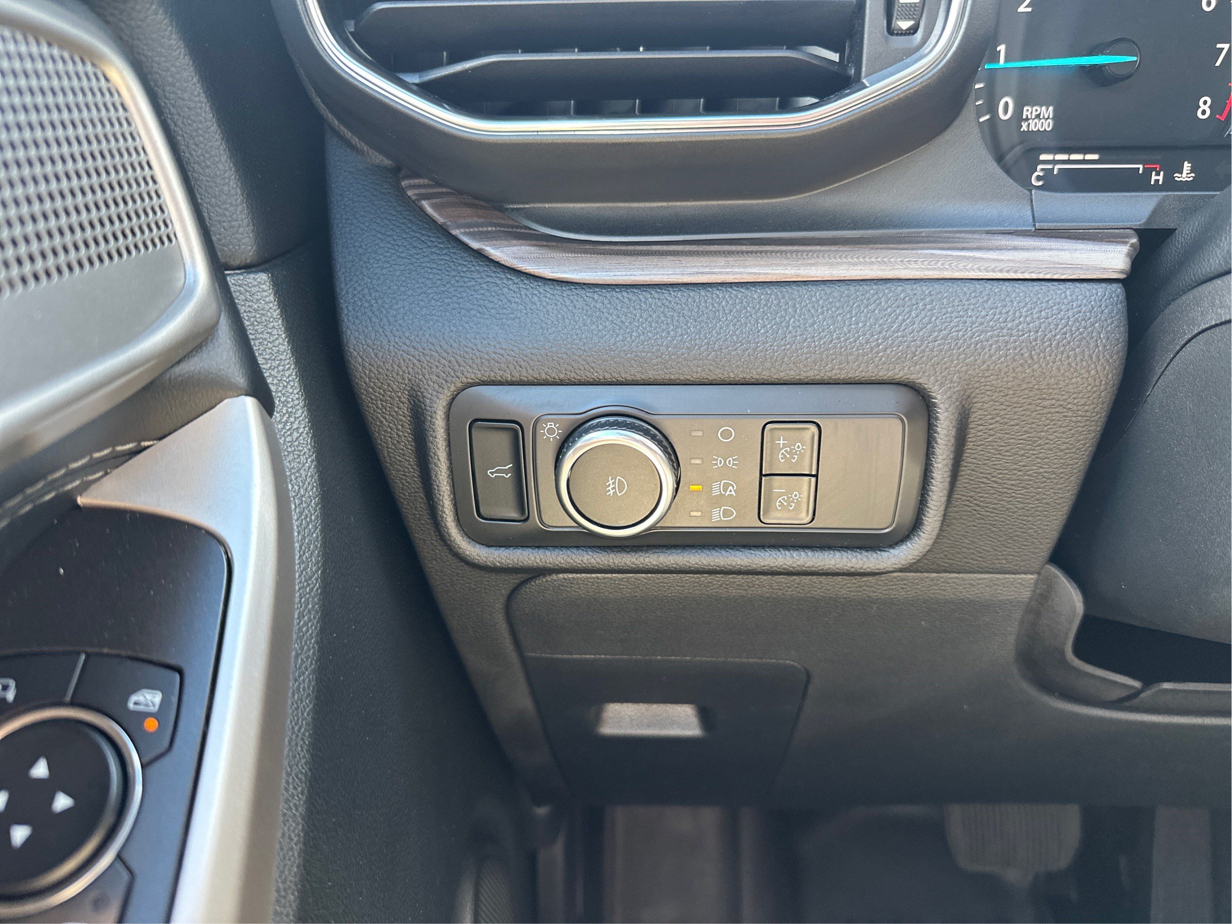 Used 2024 Ford Explorer Limited AWD/4WD image 19