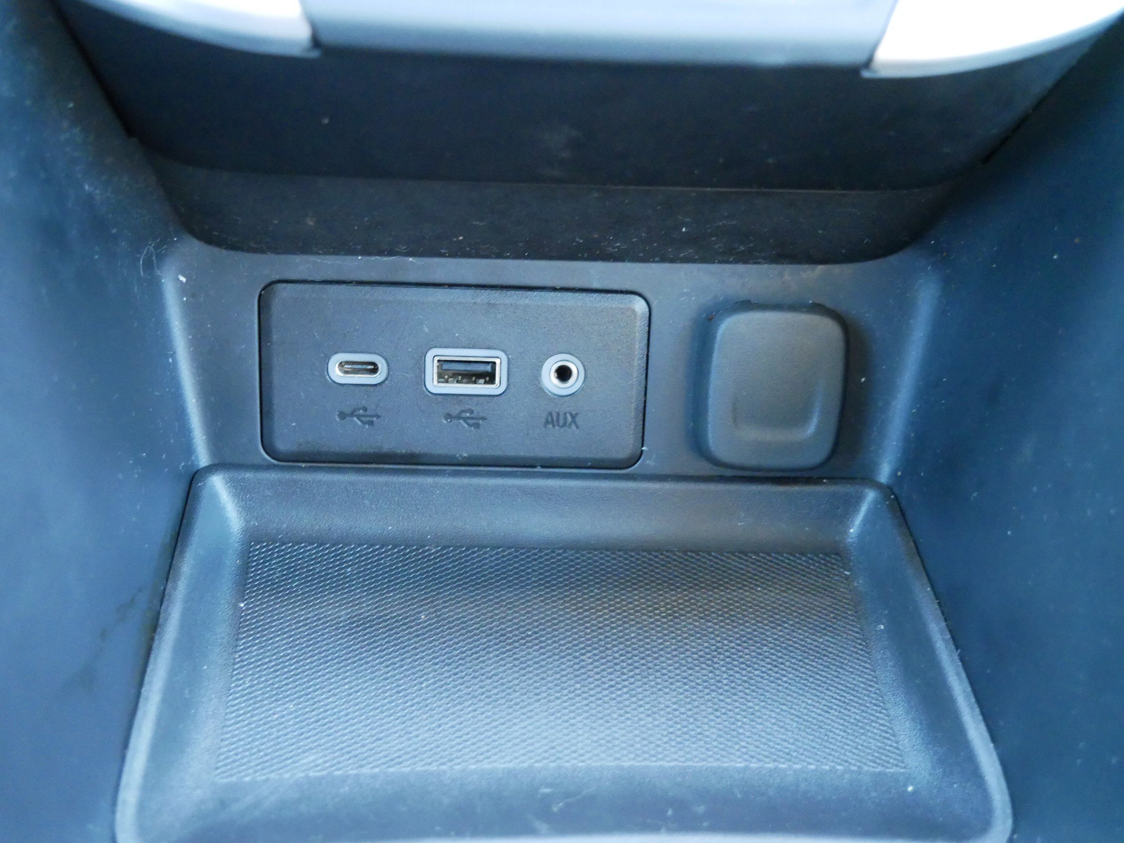 Used 2024 GMC Terrain SLE image 24