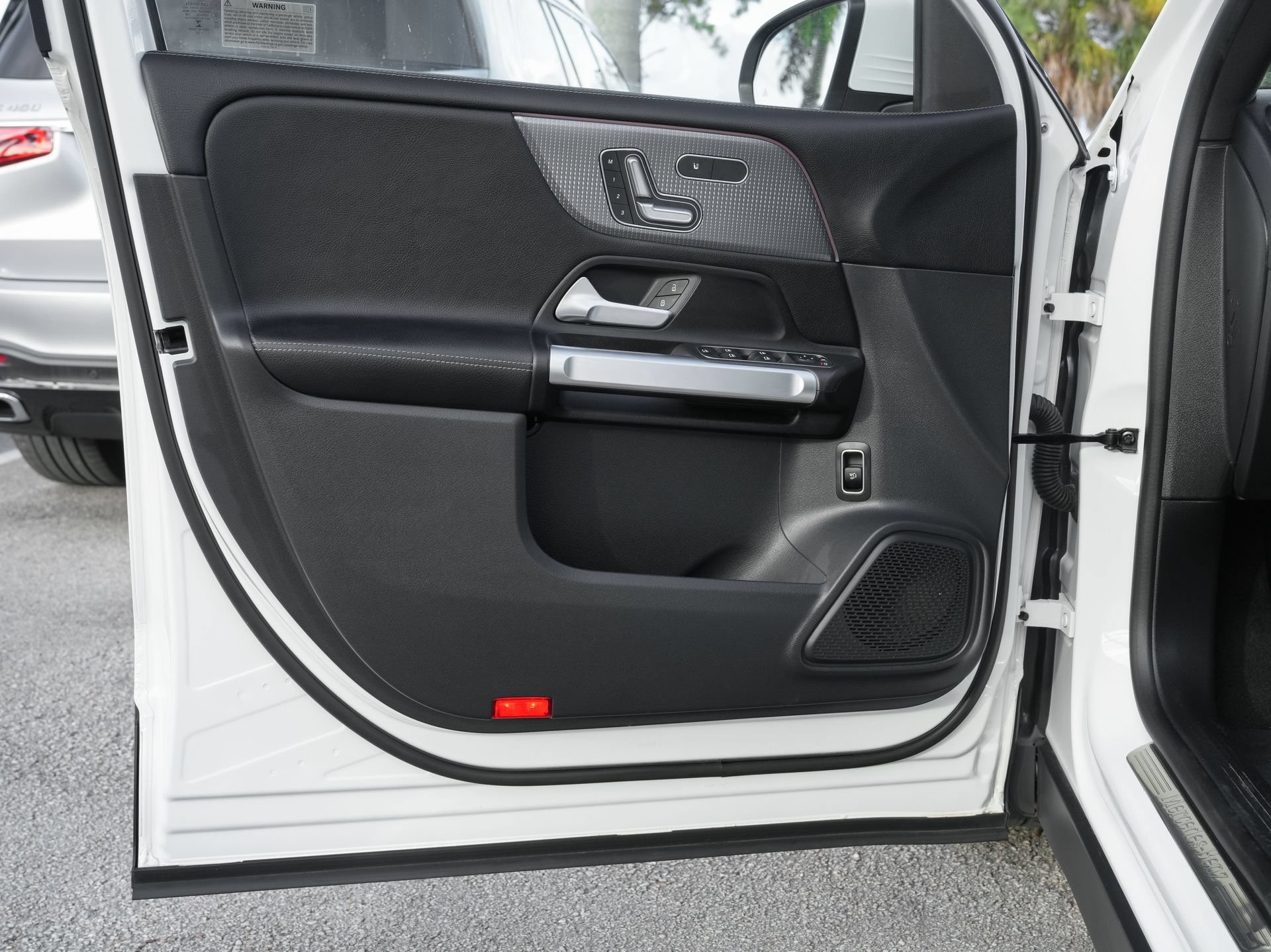 Used 2022 Mercedes-Benz GLB 250 image 32