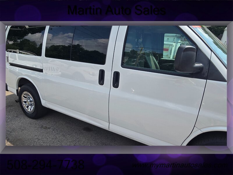 Used 2010 Chevrolet Express 1500 AWD w/ Power Package image 3