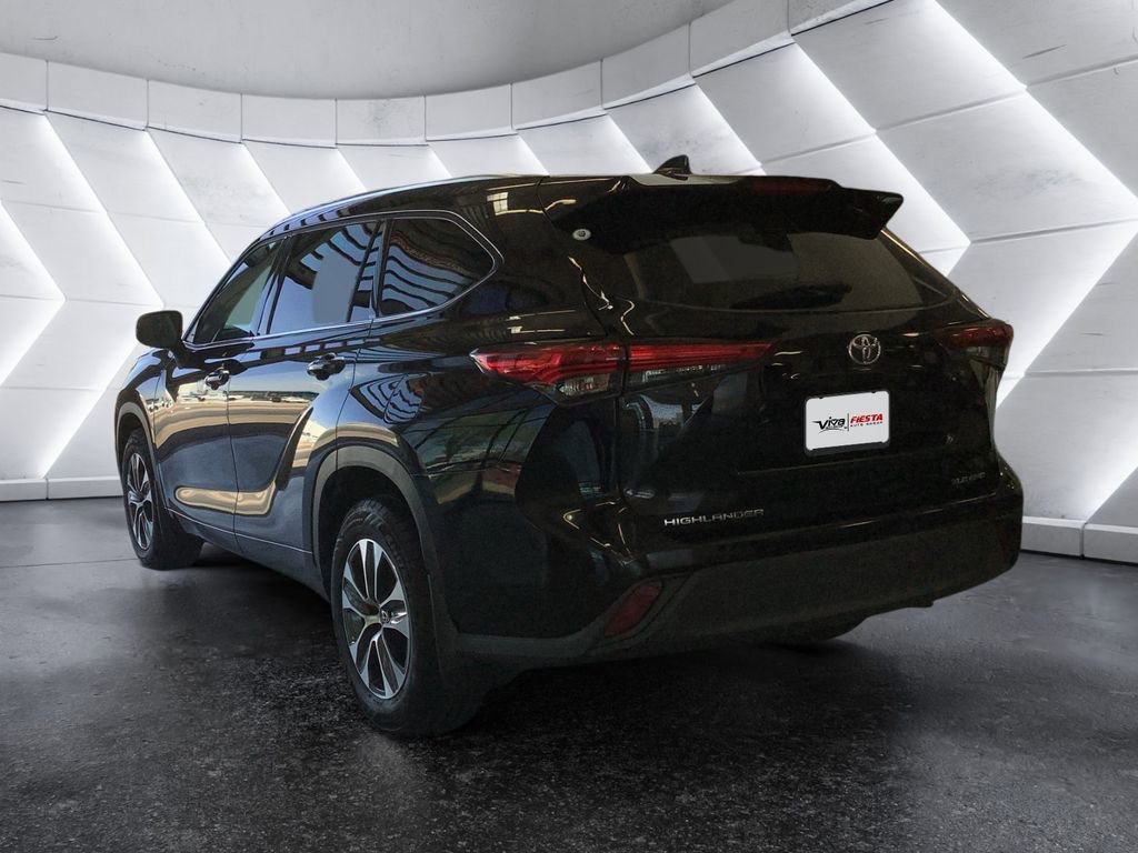 Used 2021 Toyota Highlander XLE image 6