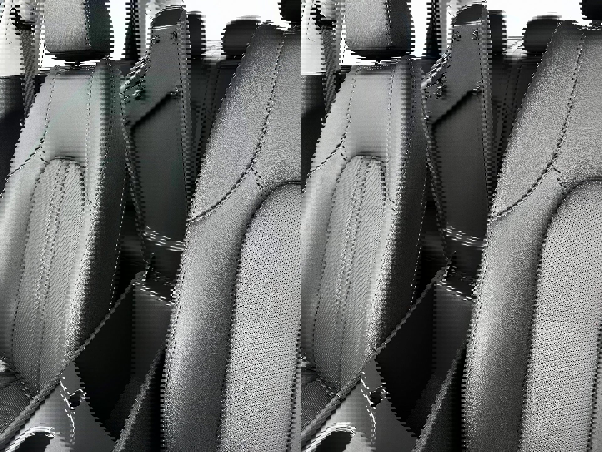 New 2025 Hyundai Sonata Limited image 18