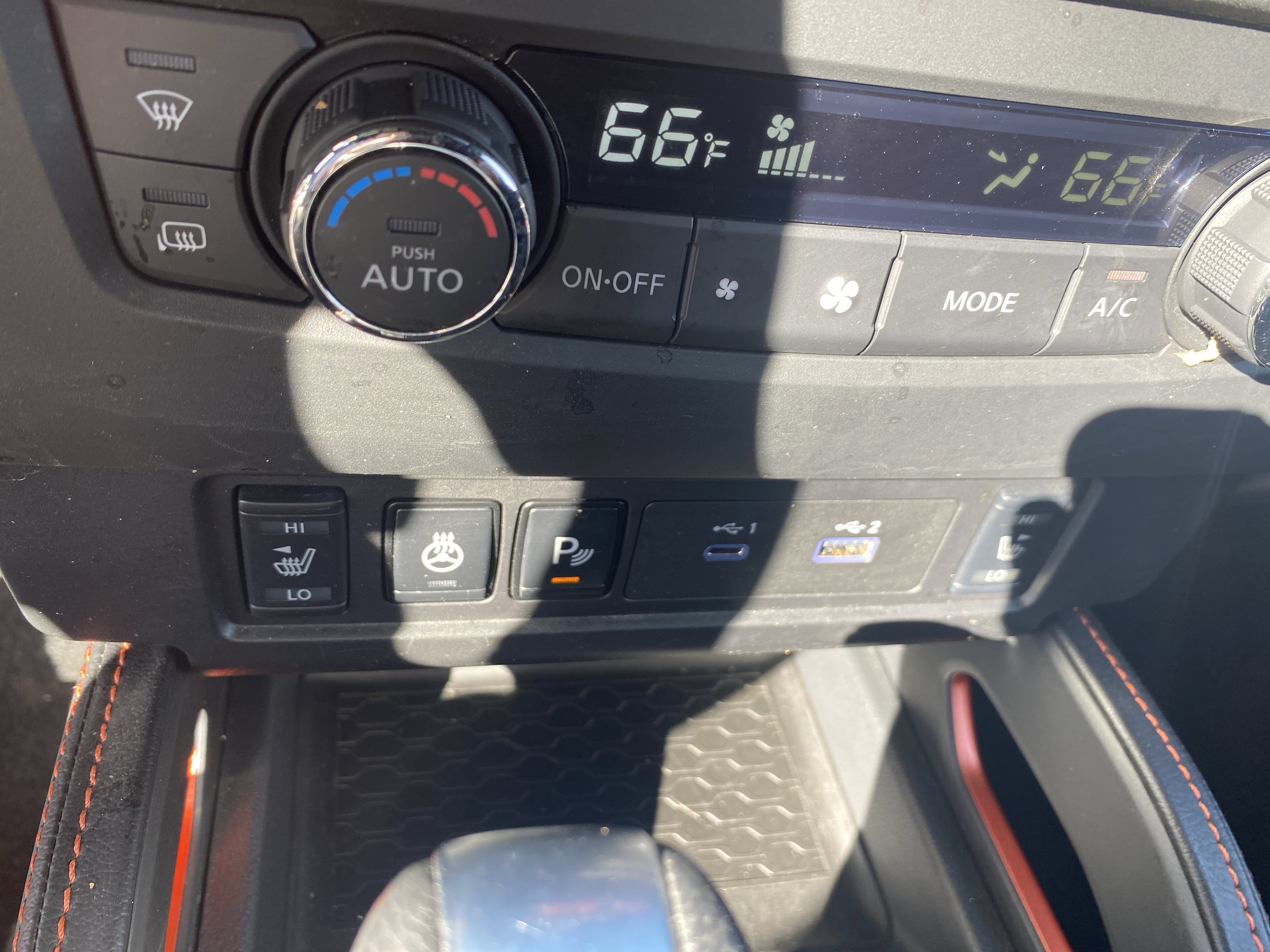 Used 2025 Nissan Frontier PRO-4X w/ Pro Convenience Package image 16