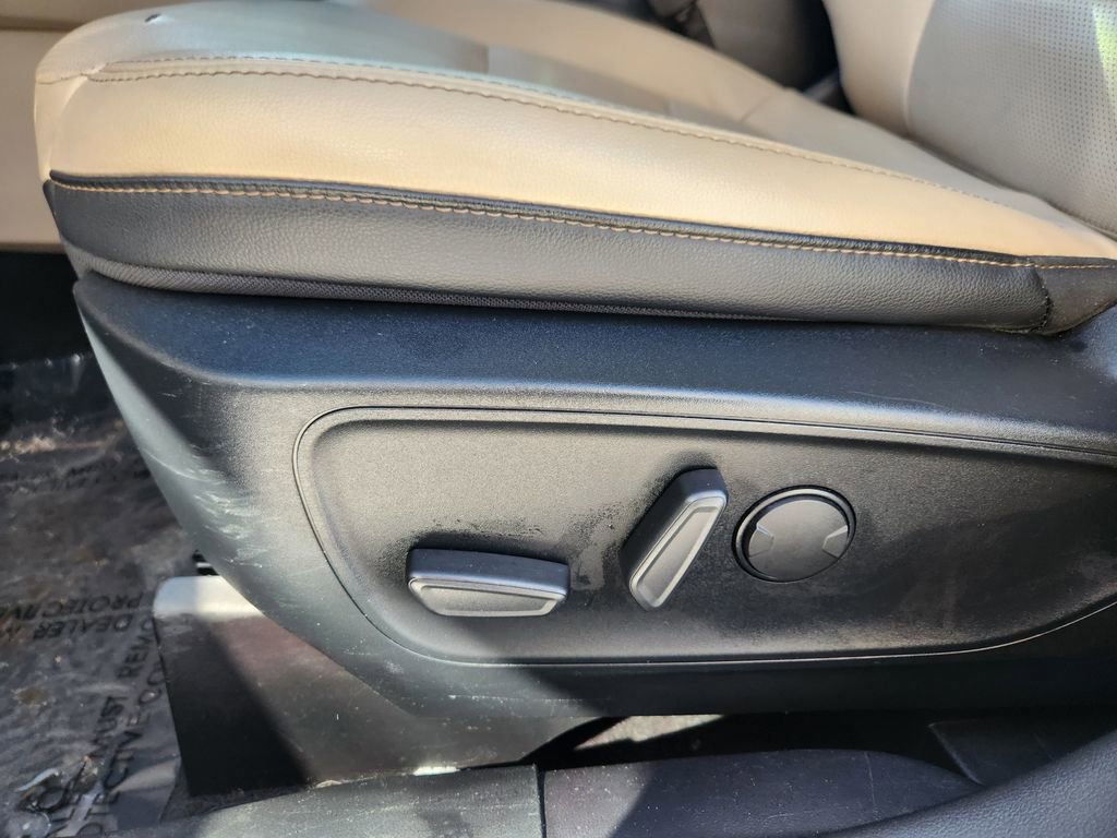 Used 2020 Ford Escape SEL image 15