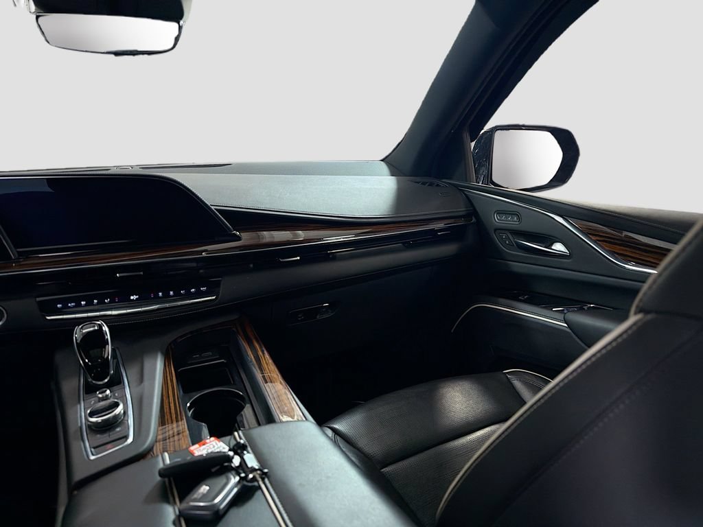 Used 2021 Cadillac Escalade Premium Luxury AWD/4WD image 26