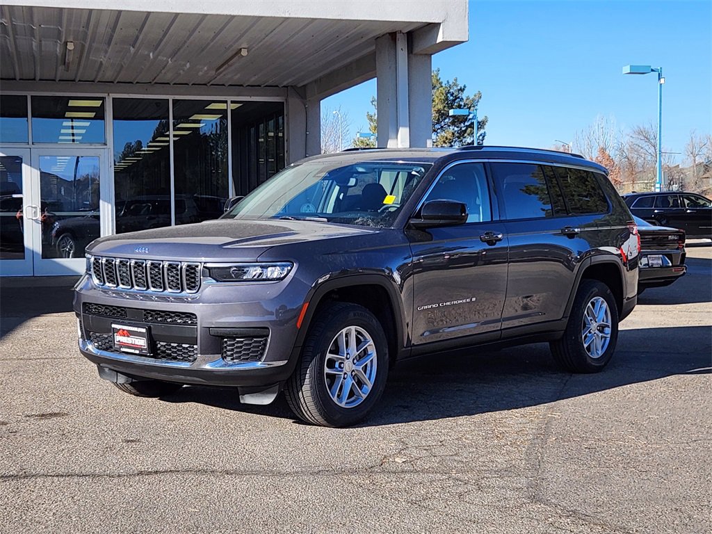 Used 2023 Jeep Grand Cherokee L Laredo image 4
