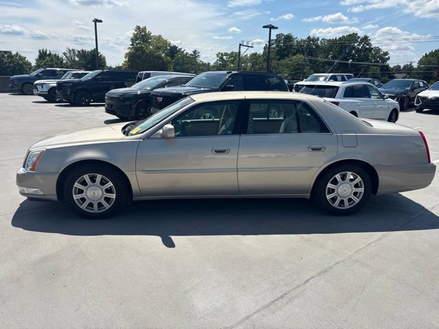 Used 2008 Cadillac DTS FWD image 2