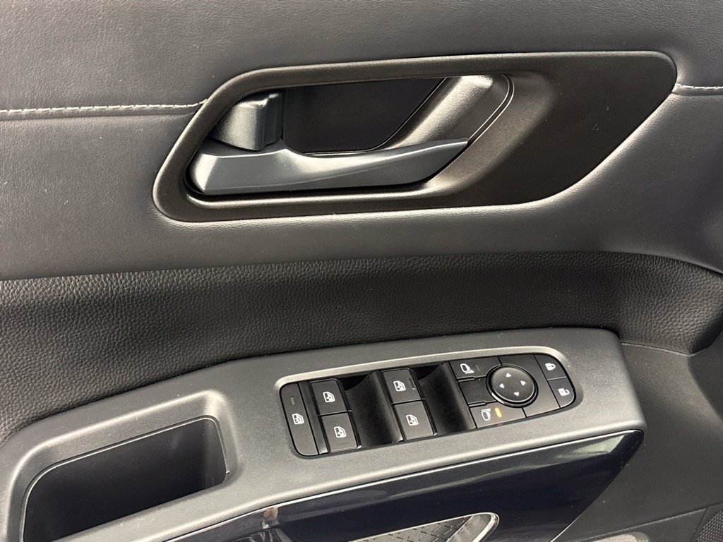 Certified 2026 Nissan Pathfinder SV FWD image 27