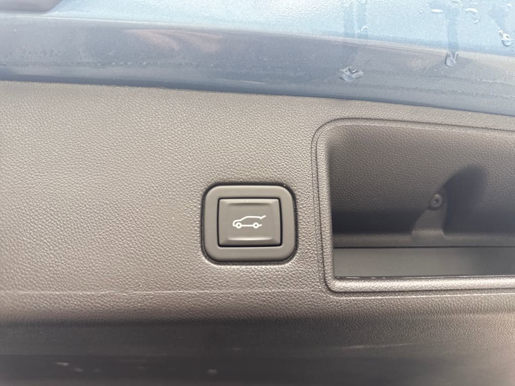 Used 2024 GMC Terrain SLT w/ Elevation Edition AWD/4WD image 26