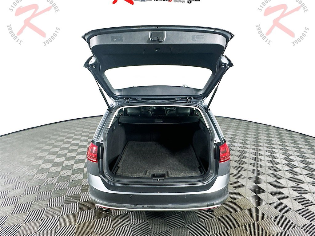 Used 2017 Volkswagen Golf Alltrack SE image 28