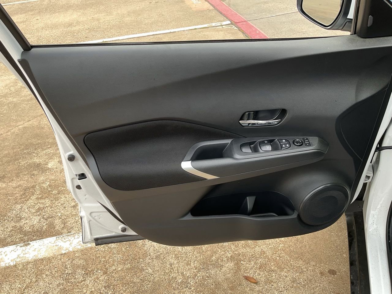 Used 2024 Nissan Kicks SV image 12