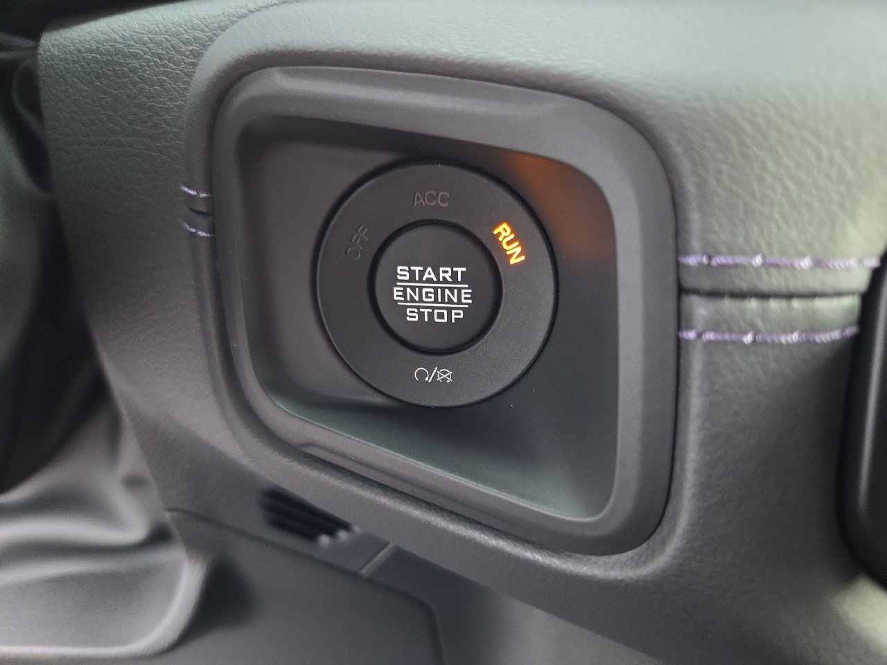 New 2026 Jeep Gladiator Sport AWD/4WD image 13