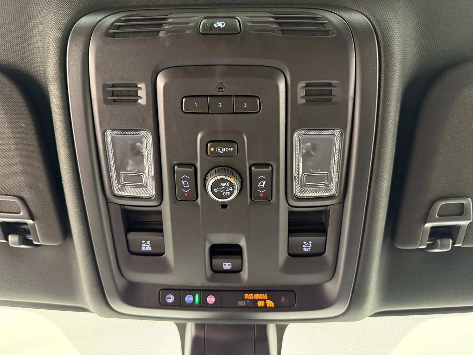 Used 2021 GMC Yukon Denali w/ Denali Premium Package image 23