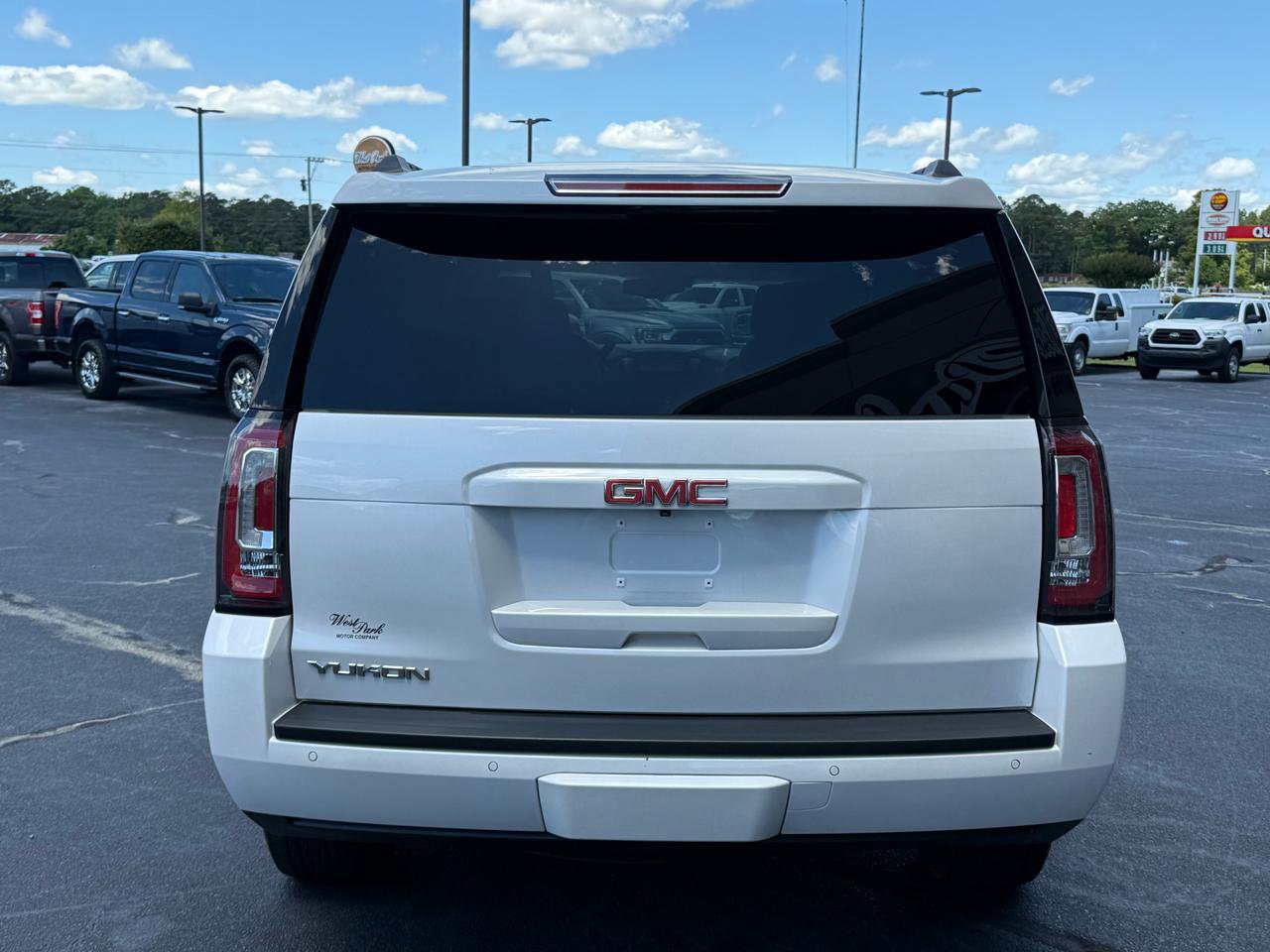 Used 2019 GMC Yukon SLT w/ HD Trailering Package AWD/4WD image 4
