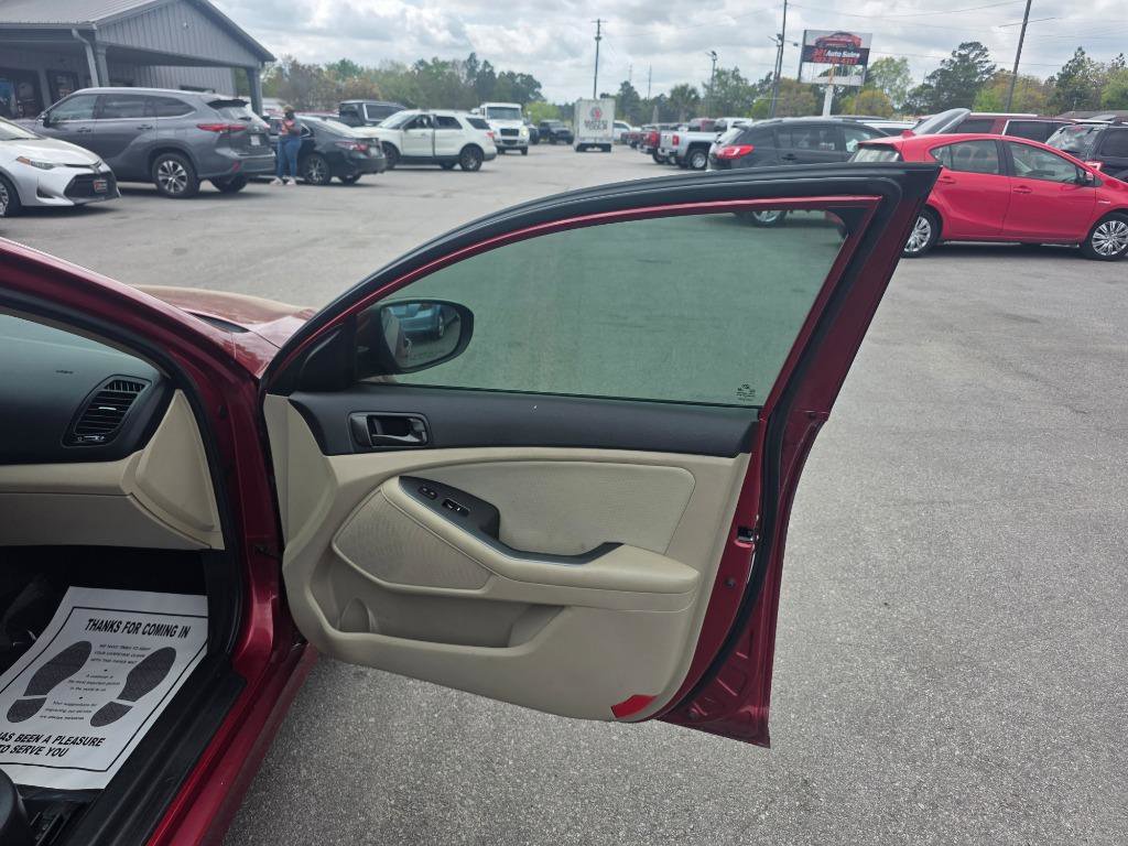 Used 2015 Kia Optima LX image 10