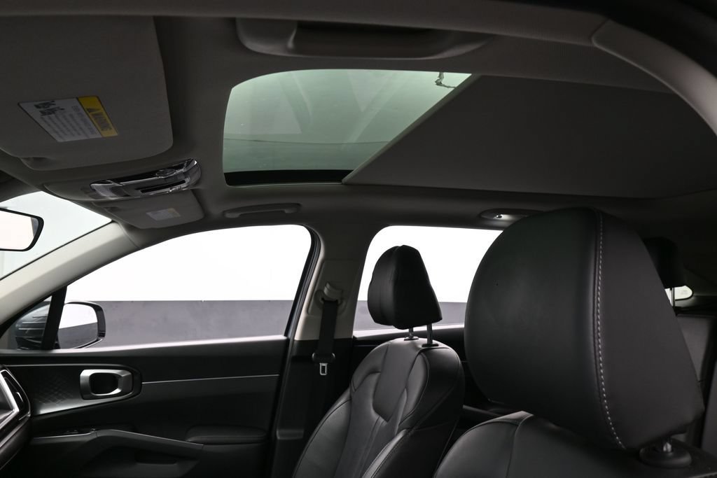 Used 2025 Kia Sorento S w/ Panoramic Sunroof Package FWD image 11